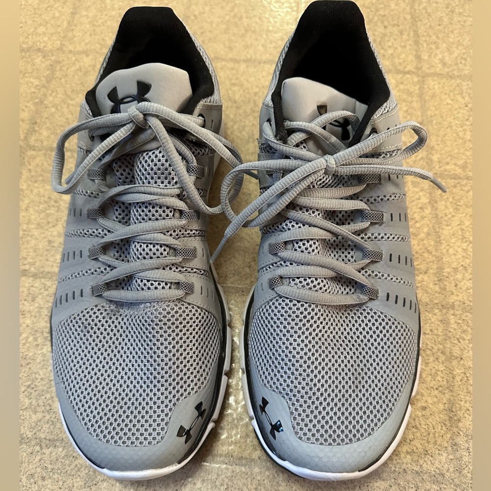 Men’s Under Armour runners. New